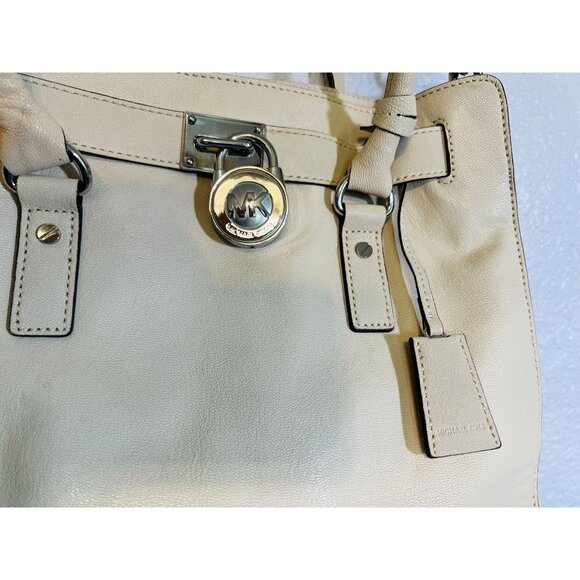 Large Michael Kors Vanilla Saffiano Leather Travel Purse Tote Shoulder Hand Bag - Picture 2 of 15